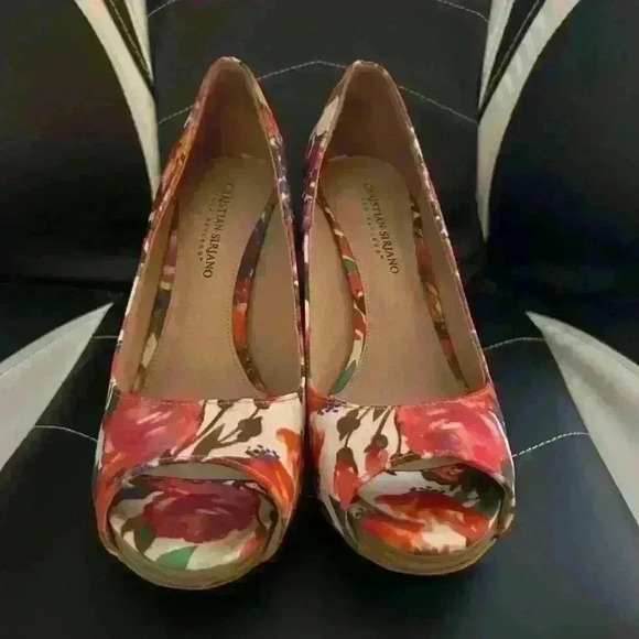 Christian Siriano Pink and White Peep Toe Heels - Picture 2 of 6